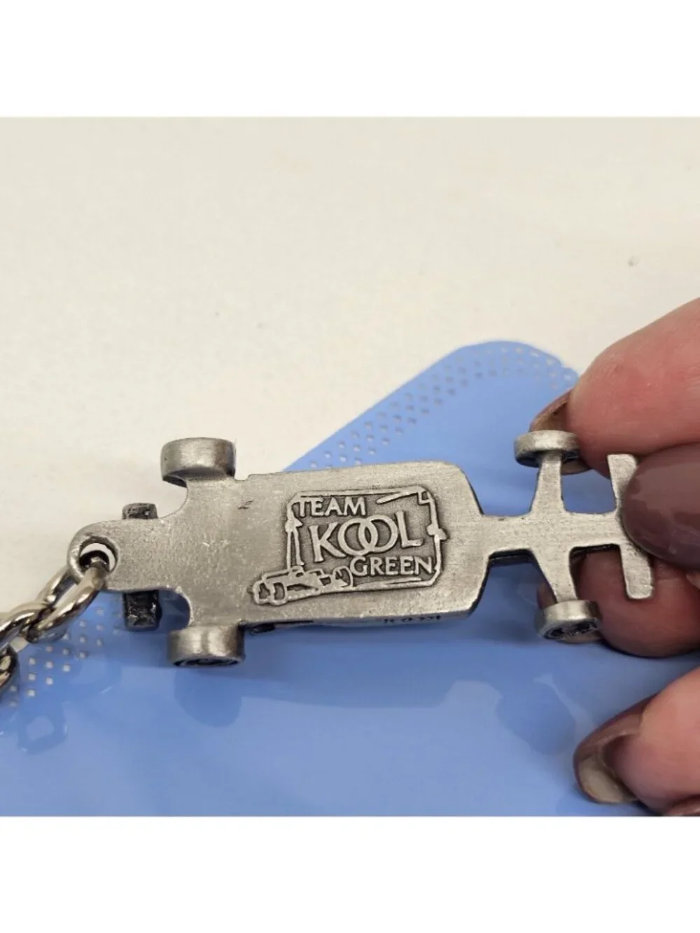 Vintage TEAM KOOL cigarettes GREEN Indy Race Car Pewter Key Chain 2.25